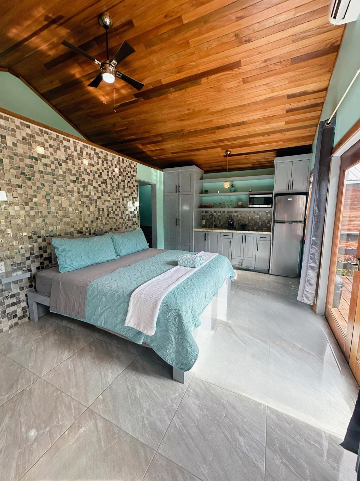 Mangata Villas Adults Only Сан Педро Екстериор снимка